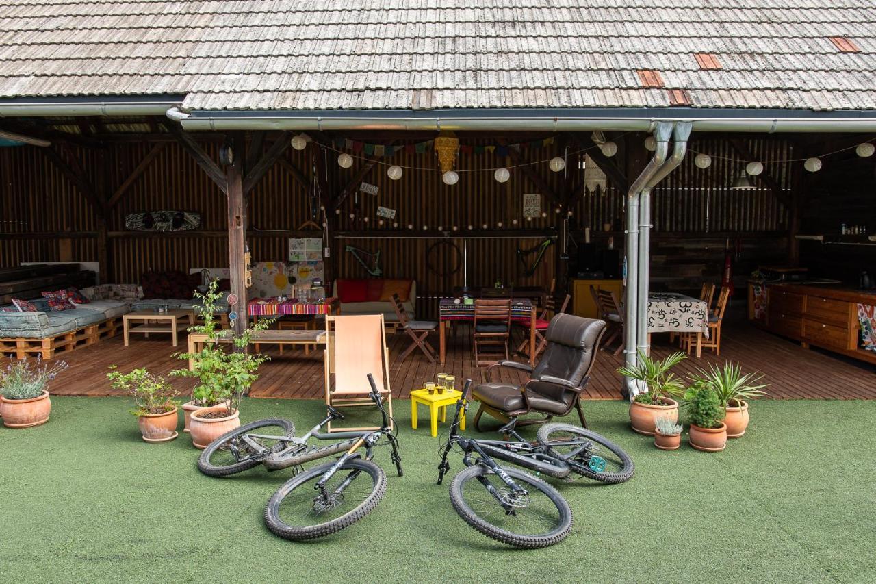 Bikeski Family Hotel, B&B, Apartaments, Rooms Mezica Luaran gambar