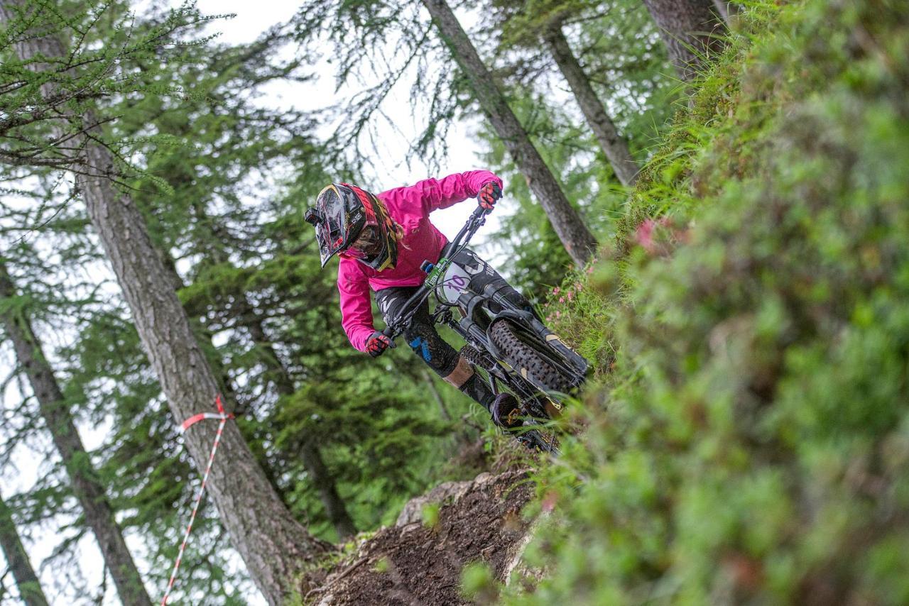 Bikeski Family Hotel, B&B, Apartaments, Rooms Mezica Luaran gambar