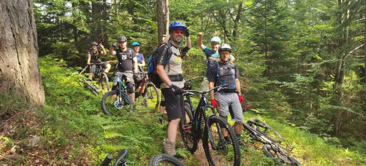 Bikeski Family Hotel, B&B, Apartaments, Rooms Mezica Luaran gambar